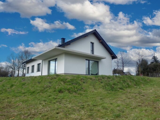 Rezydencja w Wiśniczu. Duża działka. Widokowa.